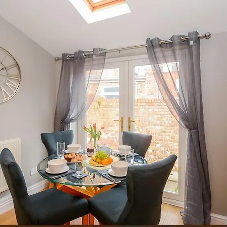 New - Prospect , City Centre Terraced House Holiday home York